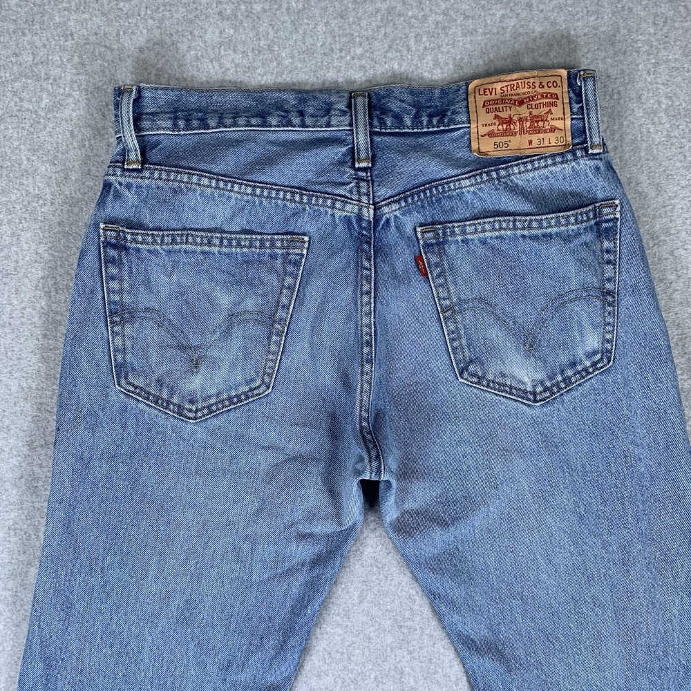 Vintage Levi's 505 Jeans Mens 31x30 (31x27.5 Actual) Blue Straight Fit - Picture 3 of 16